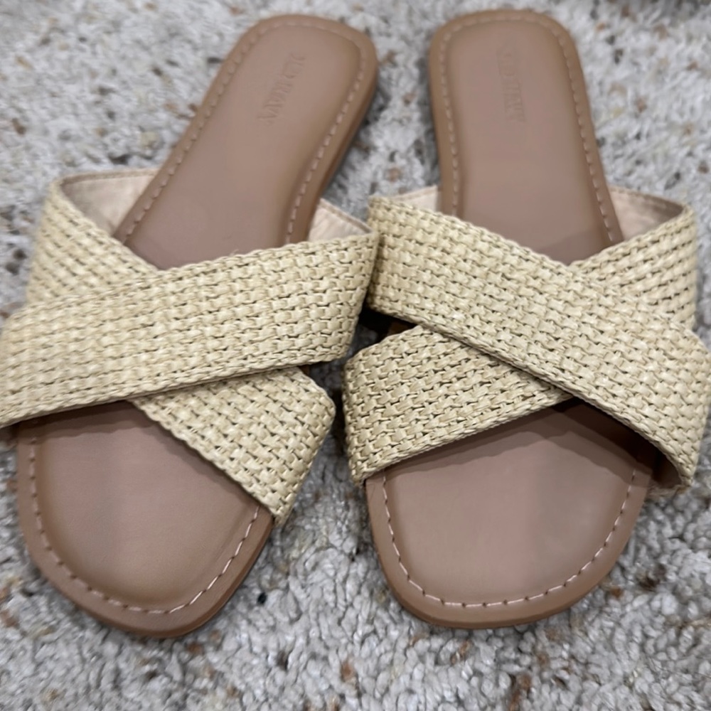 NWT! Old Navy Sandals size US 7